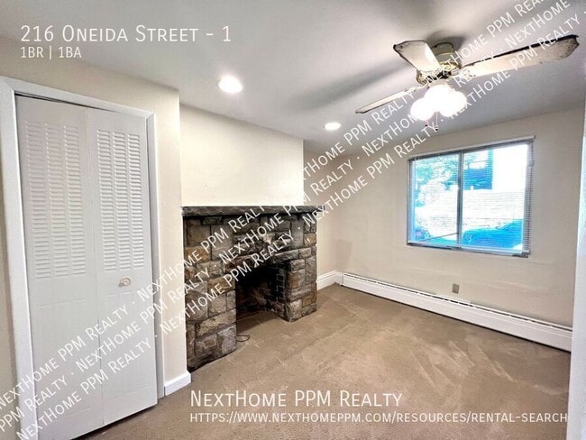 Building Photo - 216 Oneida St