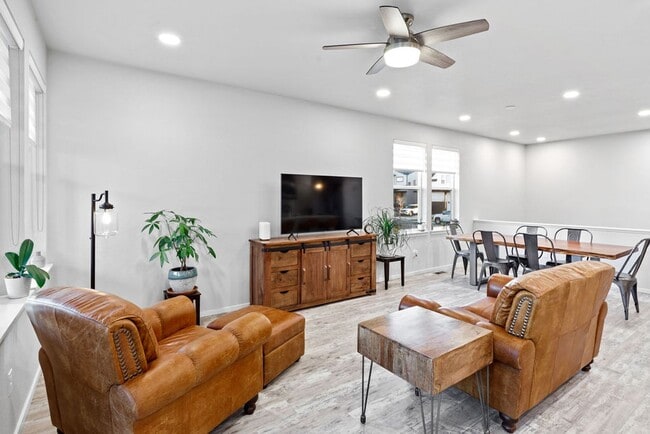 Building Photo - 4 Bedroom, 3 Bathroom 2.8 miles from Old T...