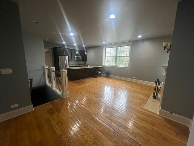 Building Photo - 4956 S Vincennes Ave