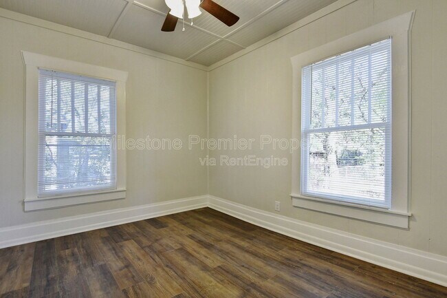 Building Photo - 1115 S Rusk Ave
