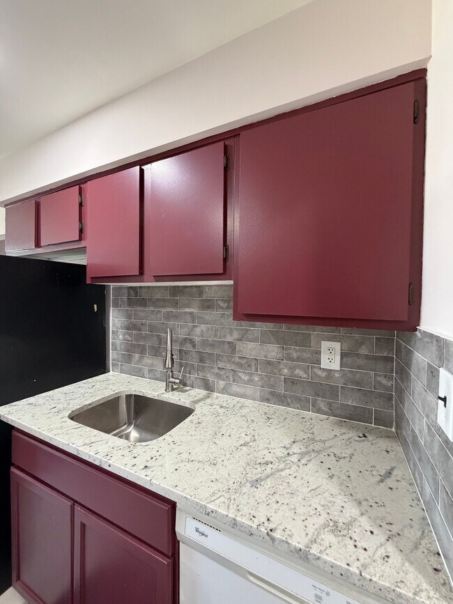 Building Photo - 1409 Green Hollow Dr