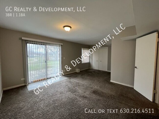 Building Photo - ***BOLINGBROOK LOCATION / 3 BDRM / FINISHE...