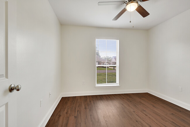 guest bedroom - 11245 Tracy St