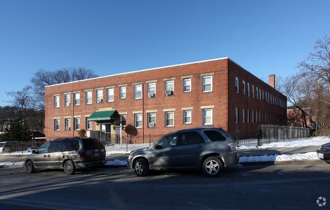 The Apartments at 116 44th St - 116 44th St NE