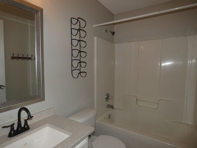 Building Photo - Charming Brick Home - Stonebrook