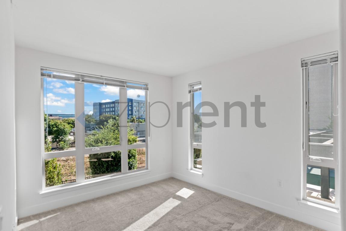 Building Photo - Unit 20