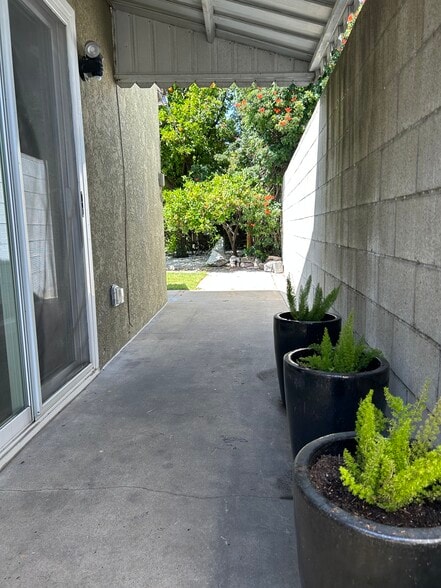 Patio - 2734 Martha Ave