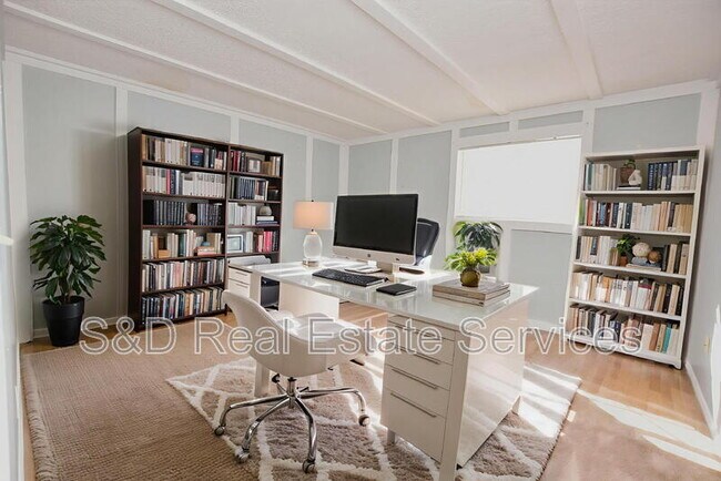 Building Photo - 2251 9th St SE