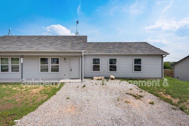 Building Photo - 109 James Ct