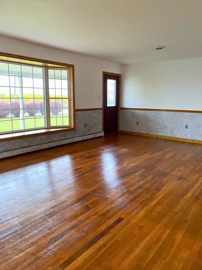 Building Photo - 5526 PA-25