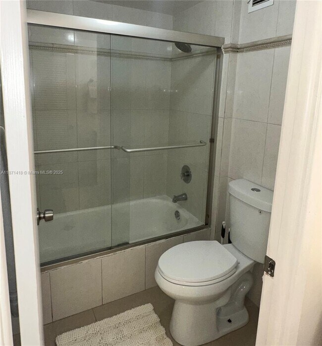 Building Photo - 2301 Collins Ave