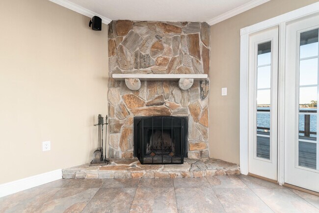 Building Photo - 202 Snug Harbour Dr