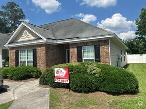 Building Photo - Available now! 2 bed/ 2 bath Townhouse in ...