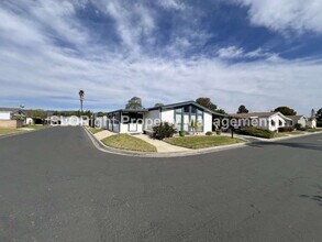 Building Photo - AVAILABLE SEPTEMBER - MOVE IN SPECIAL RATE- 55+ Community - 2 Bed / 2 Bath