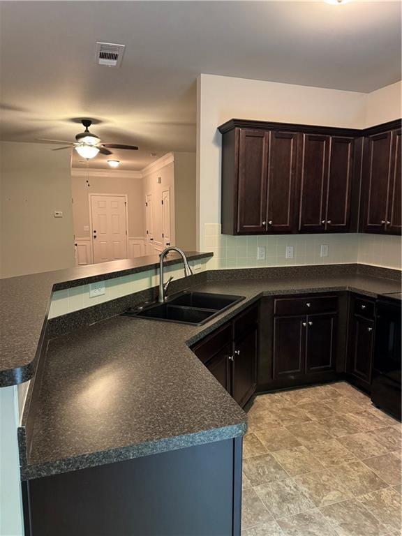Building Photo - 692 Oakside Pl