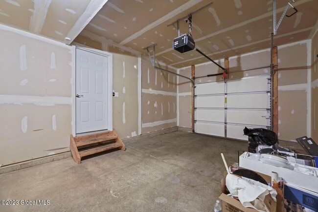 Building Photo - 25B Pointe W Dr
