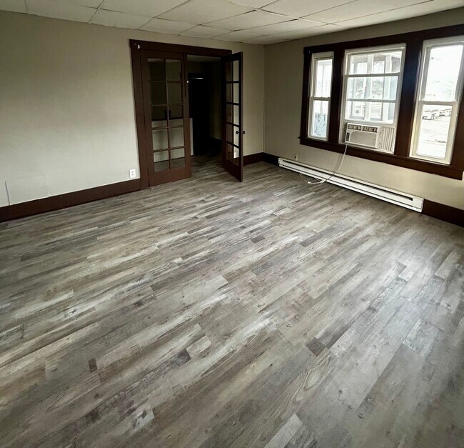 Building Photo - 283 W Main St