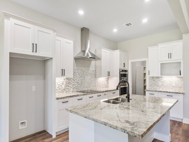 Building Photo - 23826 Cow Oak Dr