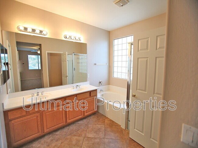 Building Photo - 16816 N 40th Dr