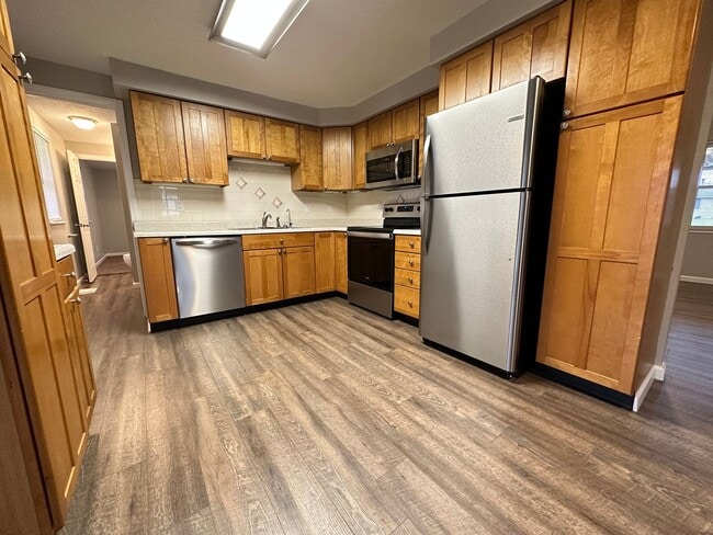 Building Photo - 6550 Summerdale