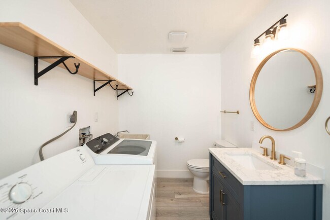 Building Photo - 790 Palm Dr