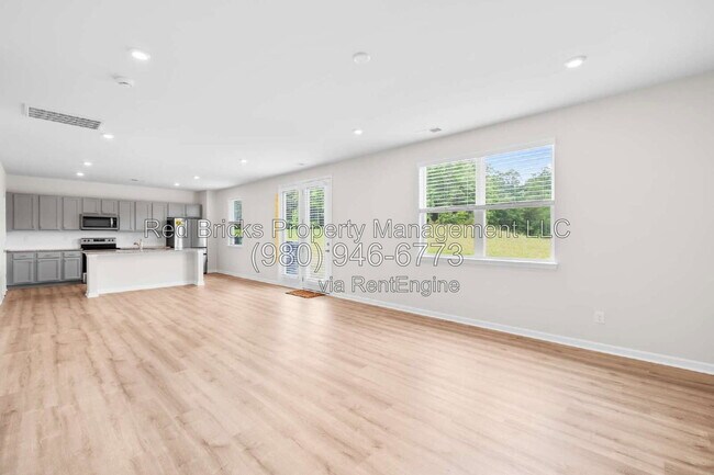 Building Photo - 3432 Bluff Hill Lane