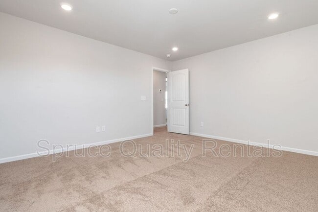 Building Photo - 216 McClellan Trail