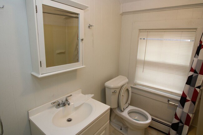 Building Photo - 6 Smith Ct