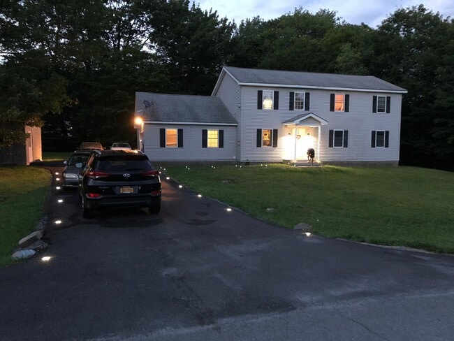 Building Photo - 1150 Tomasula Dr