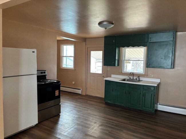 Building Photo - Available NOW! 3 Bed 1 Bath in Newville, PA!