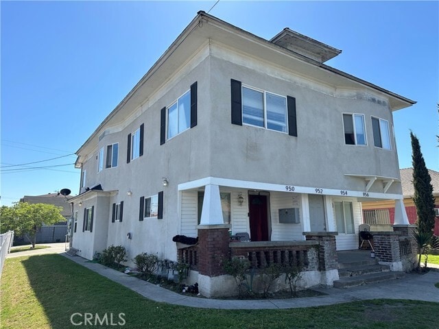 Building Photo - 956 E 43rd St