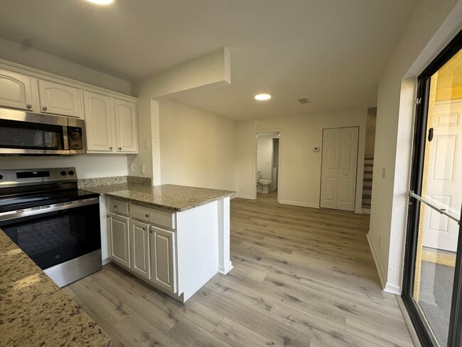 Building Photo - 172 Lake Arbor Dr