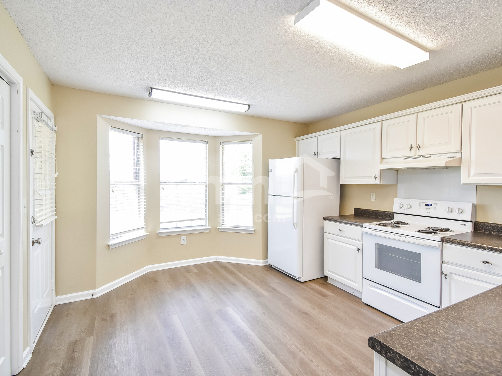 Building Photo - 4851 Phipps Dr