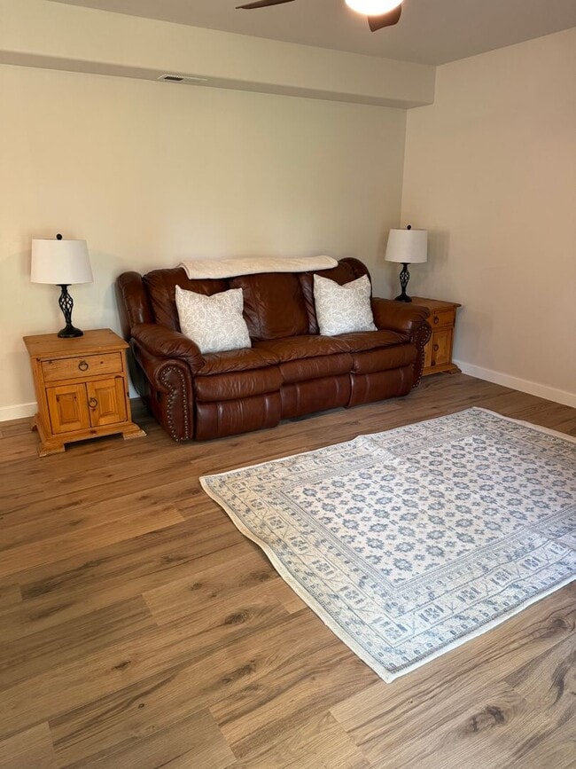Building Photo - 4122 Sky Ranch Dr