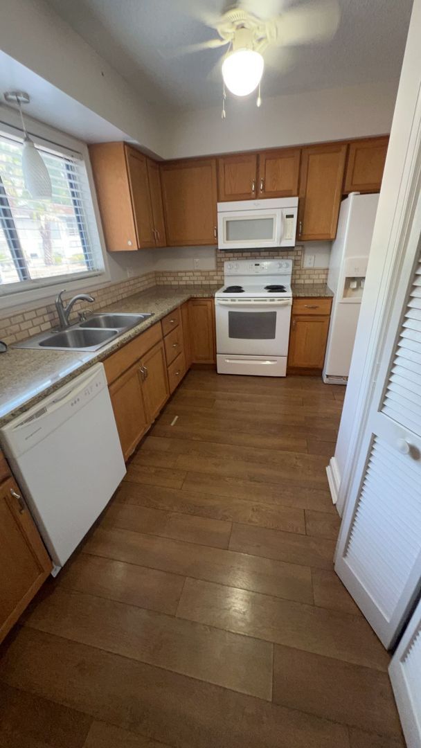Building Photo - 1849 Crooked Pine Dr