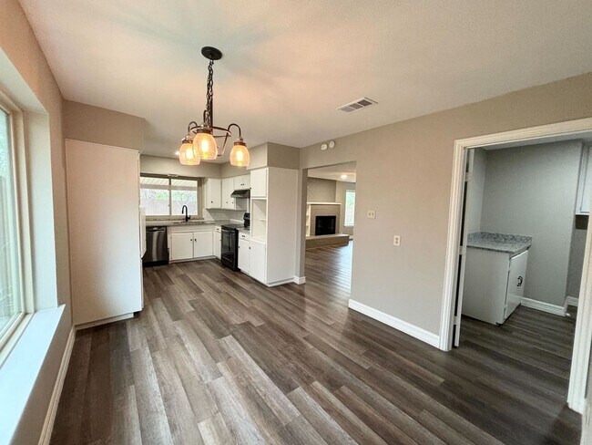 Building Photo - Completely Remodeled 4 bedroom Home