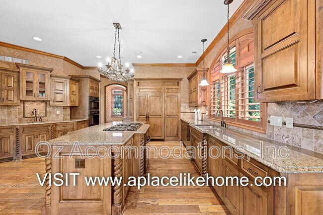 Building Photo - 16690 Country Club Dr