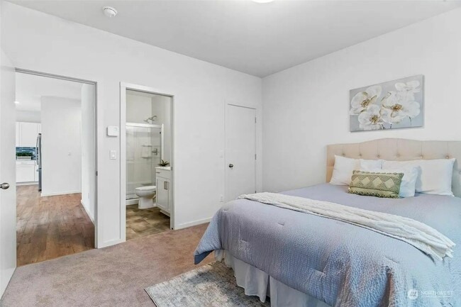 Building Photo - 8412 55th Pl NE