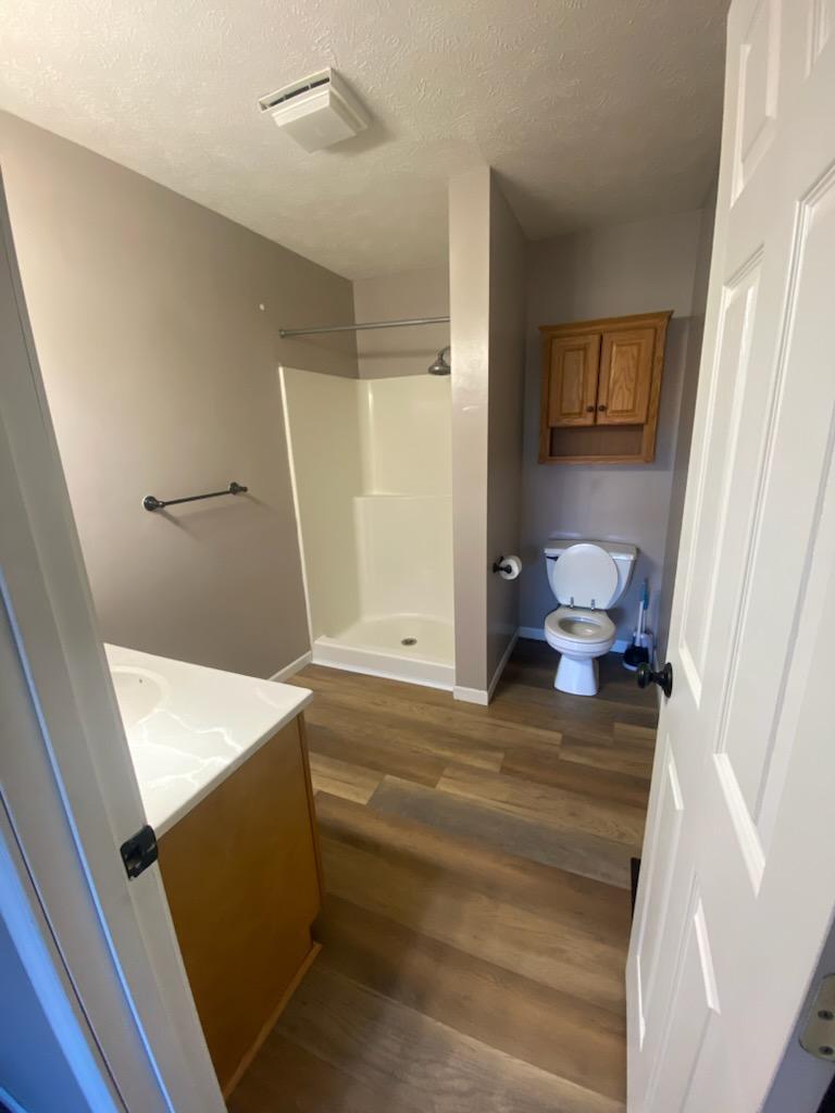 Master Bathroom - 2702 Carrington Ln