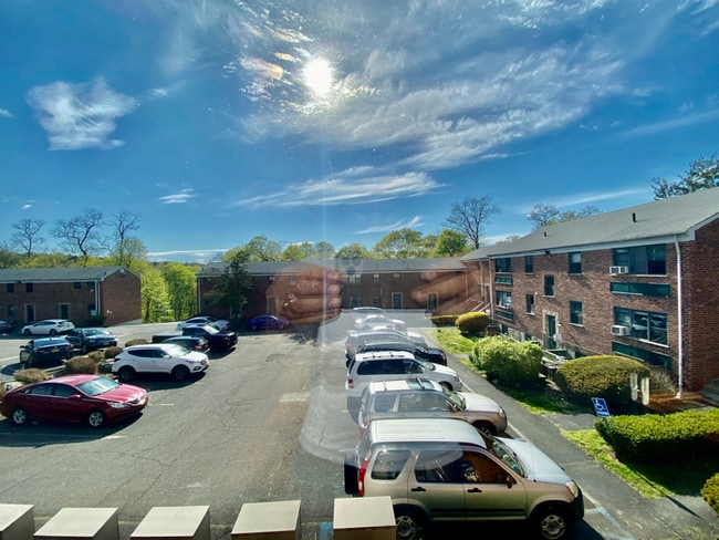 Building Photo - 200 Beacon Hill Dr