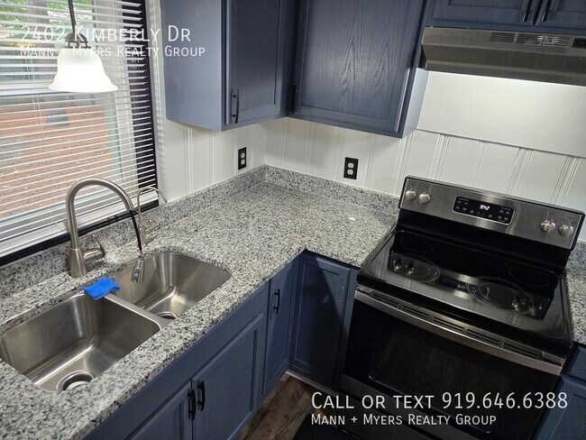 Building Photo - 2402 Kimberly Dr