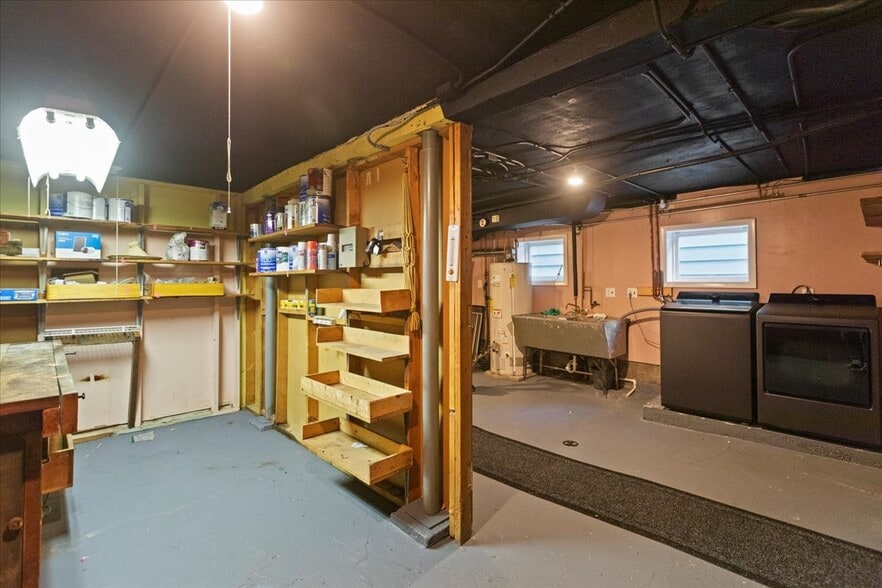 Building Photo - 3010 S Poplar Ave