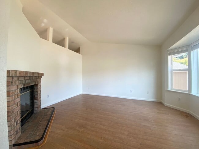 Building Photo - Charming 3 bedroom Federal Way home
