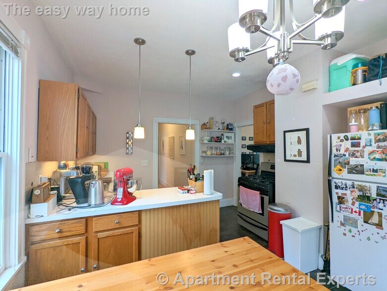 Building Photo - 392 Washington St