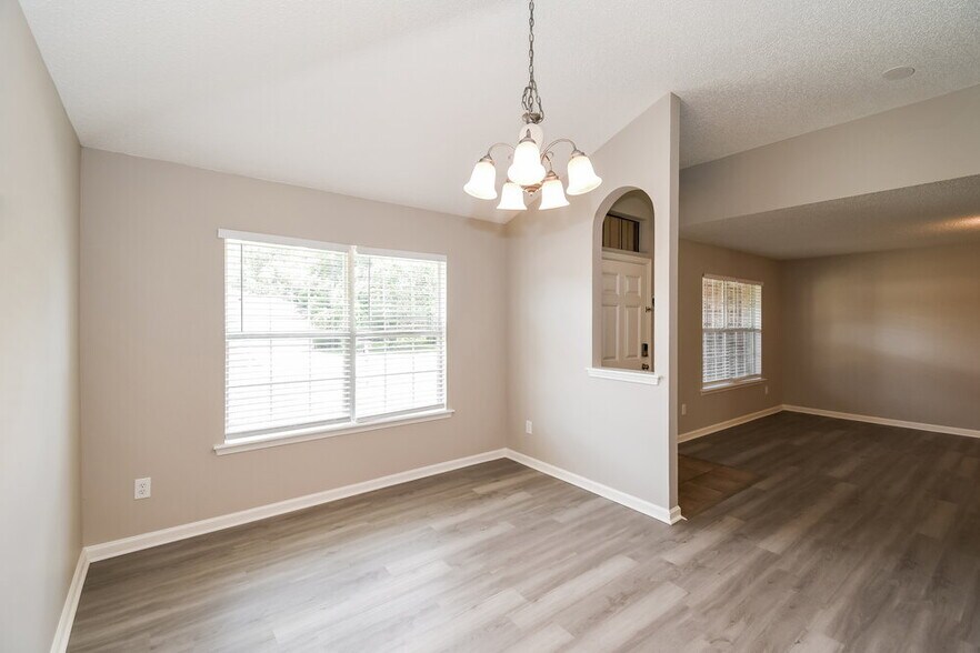 Building Photo - 2904 Cold Creek Blvd