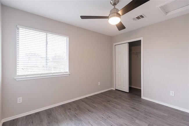 Building Photo - 1701 Golden Sunrise Ln