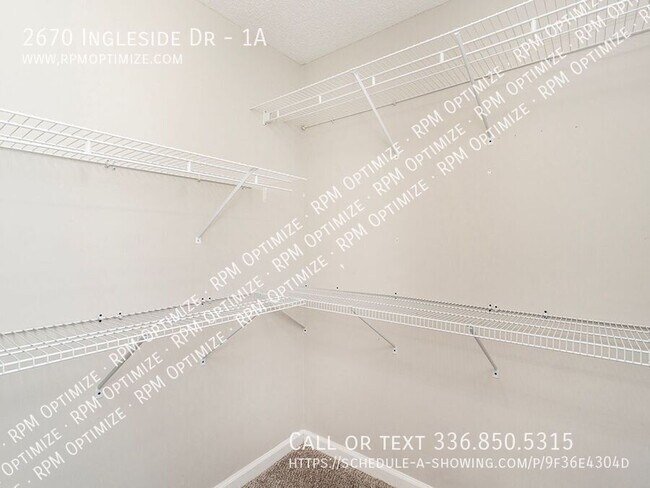 Building Photo - 2670 Ingleside Dr