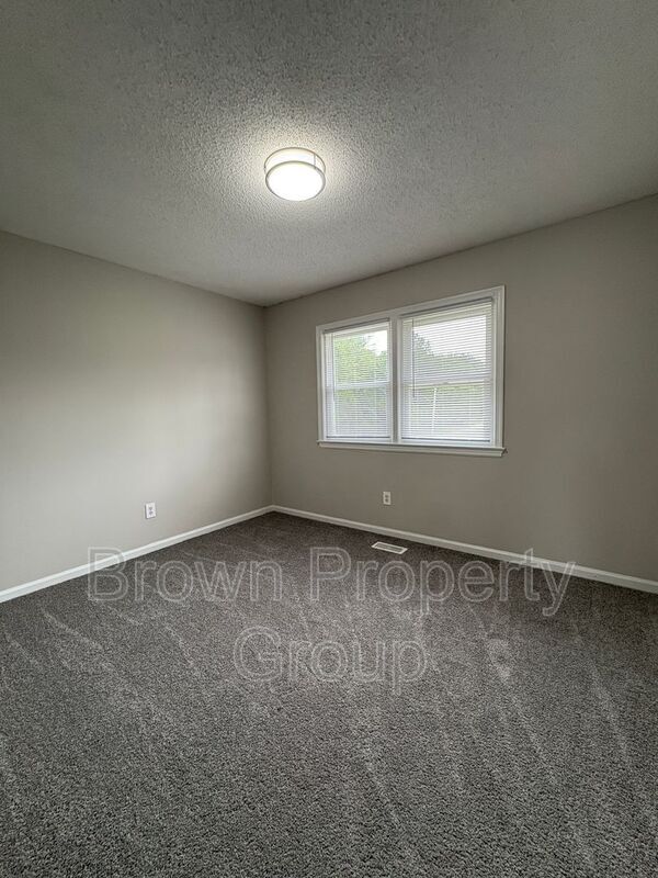 Building Photo - 2127 Grand Prix Dr