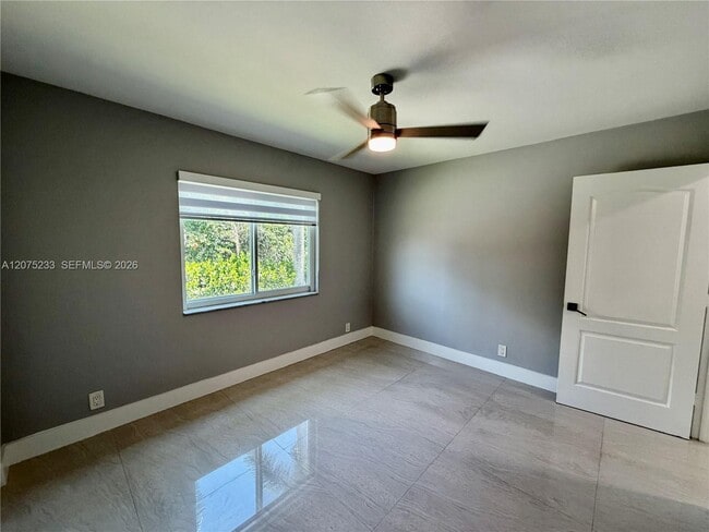 Building Photo - 5600 SW 199th Ave