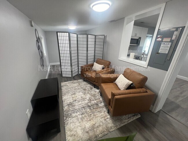 Building Photo - 2803 College St